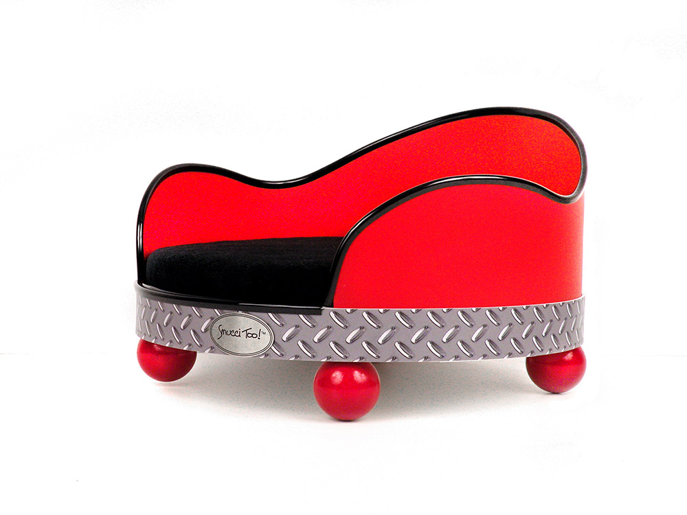 Red Truck Pet Bed (Red Feet)